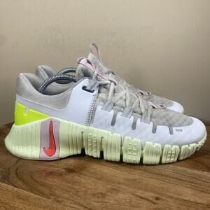 Nike Free Metcon 5 White Barely Volt Womens Green Size 8 Gym Shoes DV3950-104